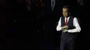 Presiden Indonesia, Joko Widodo, saat pembukaan Asian Para Games di SUGBK, Jakarta, Sabtu (06/10/2018). Acara tersebut dimeriahkan dengan aksi para penyandang disabilitas. (Bola.com/M Iqbal Ichsan)