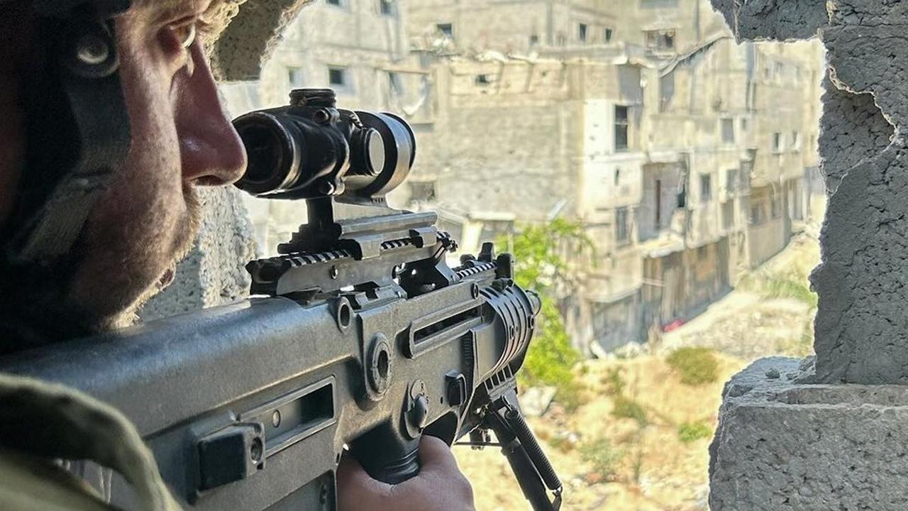 Ada Tentara Israel yang Bantai Warga Gaza di Suporter Maccabi Tel Aviv saat Bikin Rusuh di Belanda, ini Potretnya