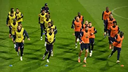 Pemain Prancis saat mengikuti latihan jelang laga lanjutan UEFA Nations League 2020/2021 di Stadion Maksimir, Kroasia, Rabu (14/10/2020). Prancis akan menghadapi Kroasia. (AFP/Franck Fife)