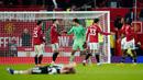Sejumlah pemain Manchester United merayakan kemenangan atas Newcastle dalam laga bertajuk Boxing Day Liga Inggris 2025/2026 di Old Trafford, Manchester, Inggris, Jumat (26/12/2025) waktu setempat. (AP Photo/Dave Thompson)