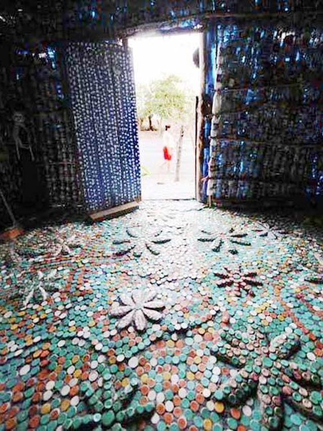 rumah dari botol plastik (Foto: Eaglenews.ph)