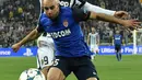 Bek AS Monaco,  Aymen Abdennour (depan) Berusaha mengahalu bola dari kejaran Penyerang Juventus Alvaro Morata di leg 8 besar Liga Champions di Juventus Stadium, Italia, Rabu (15/4/2015). Juvenetus Menang 1-0 atas AS Monaco. (AFP PHOTO/Giuseppe Cacace)