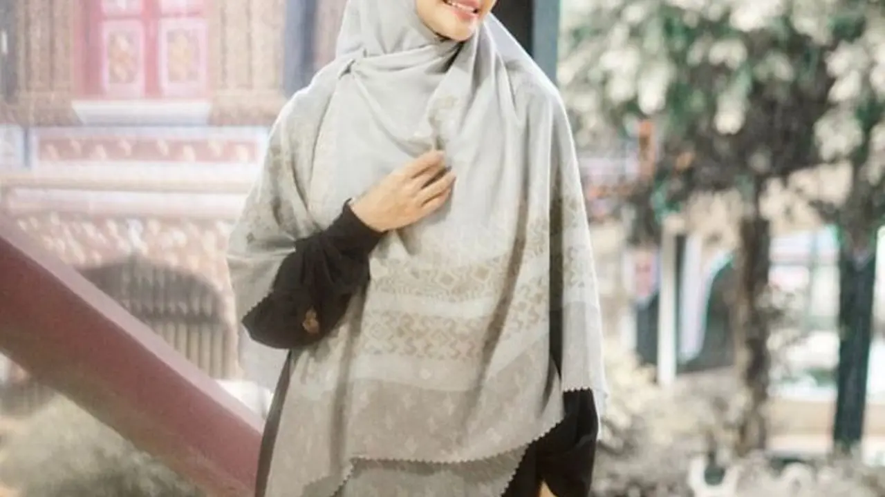 8 Potret Terkini Laudya Cynthia Bella yang Makin Menawan dengan Gaya Hijab Syar’i