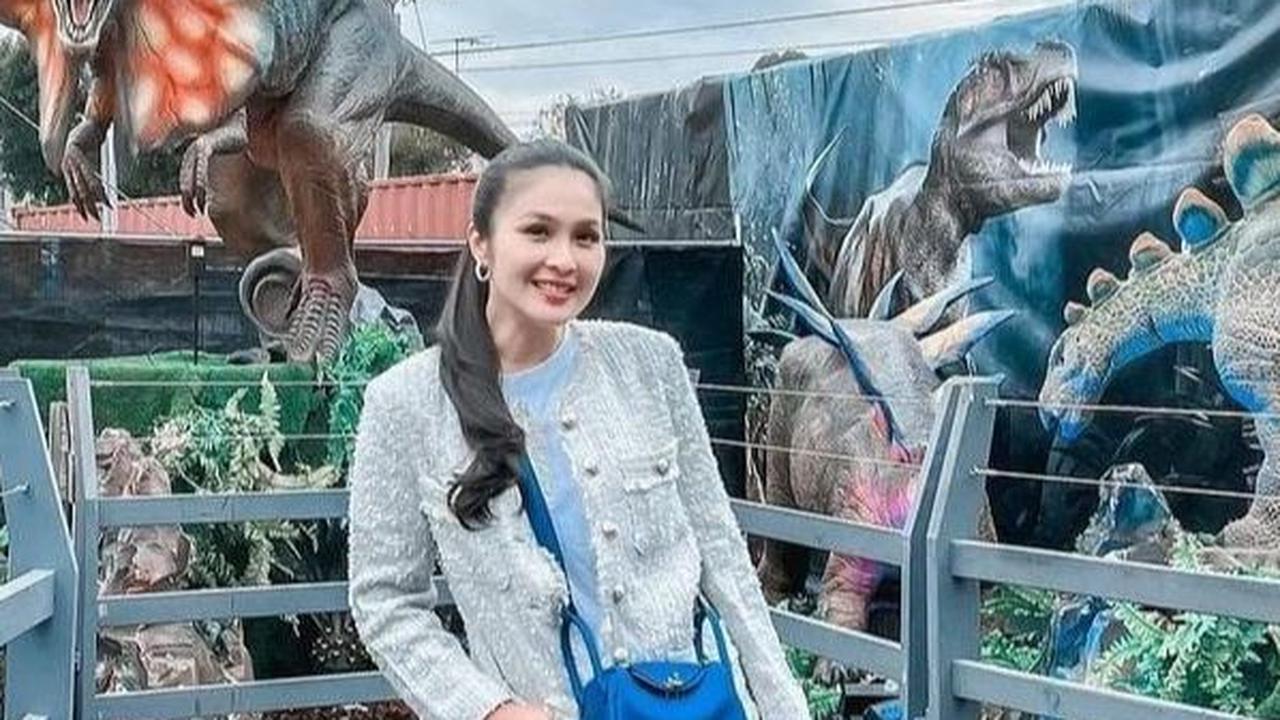 Di momen liburan sekolah kali ini, Sandra Dewi memilih untuk menikmati liburan di Australia.