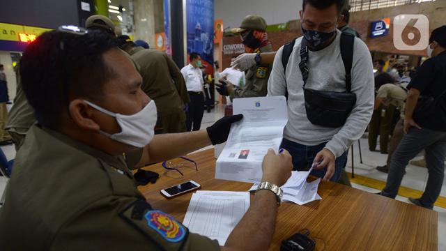 Masuk Jakarta, Penumpang Kereta Luar Biasa Wajib Tunjukkan SIKM