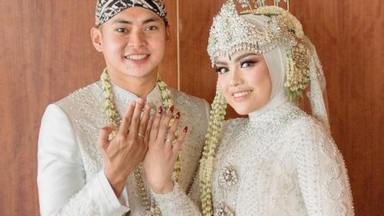 Serda Fadlil baru saja menikah pada bulan September 2023. Pernikahan Serda Fadlil terasa lebih spesial lantaran Jenderal Dudung datang sebagai walli nikah.