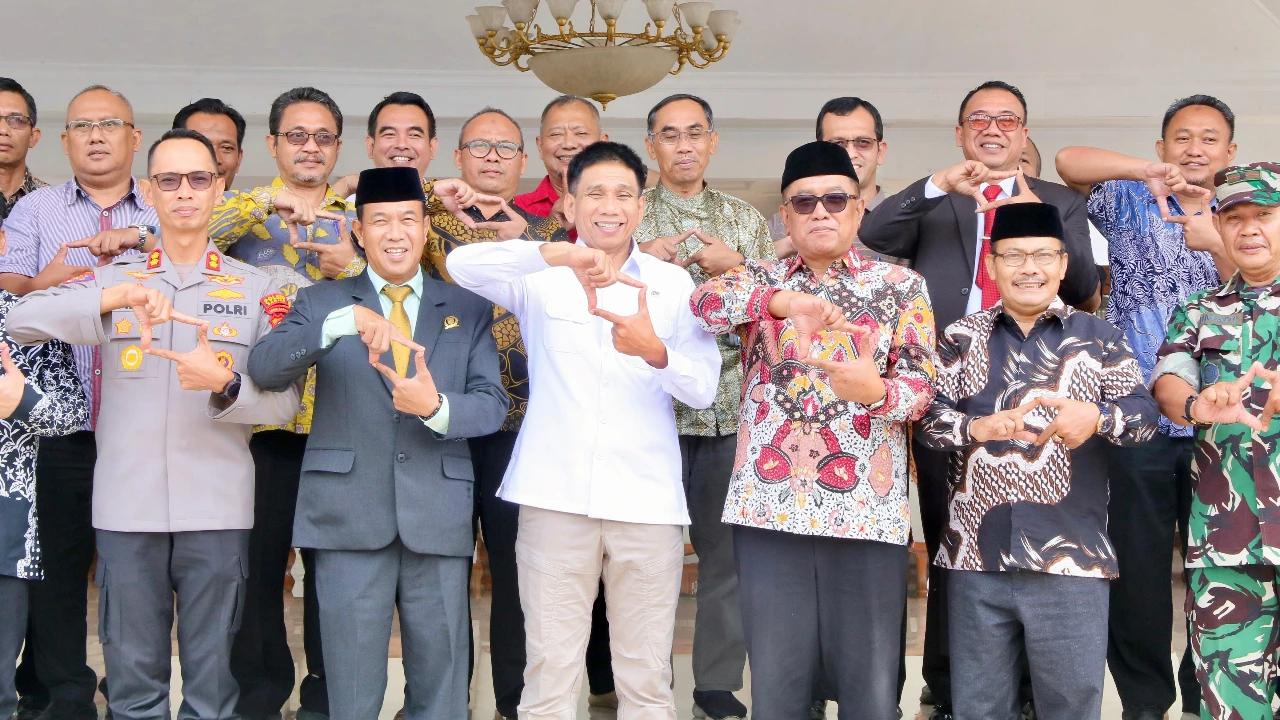 Wamendagri Wiyagus Tekankan Sinergi Daerah Sukseskan MBG dan Kopdeskel Merah Putih