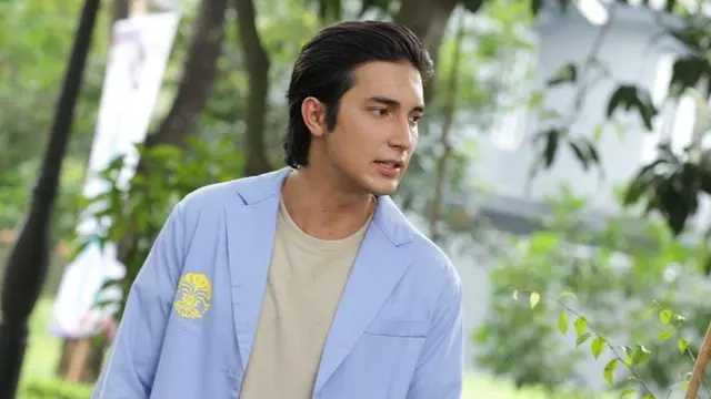 Junior Roberts, Kekasih Sandrinna yang Punya Wajah Tampan