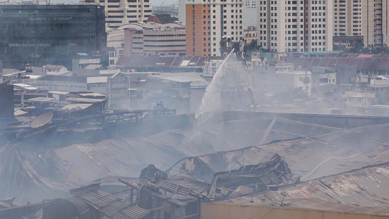 Suasana Glodok Plaza pascakebakaran dahsyat