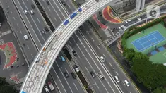 Foto arial proyek pembangunan jalur Light Rail Transit (LRT) Jabodebek rute Cawang-Dukuh Atas yang mencapai 77, 7 persen di Jakarta, Jumat (29/1/2021). Target operasi secara komersial untuk LRT Jabodebek adalah awal Juli 2022. (merdeka.com/Imam Buhori)
