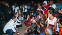 Sambangi Pengungsi Sikka, Jokowi Beri Bantuan Seng Hingga Tandon Air