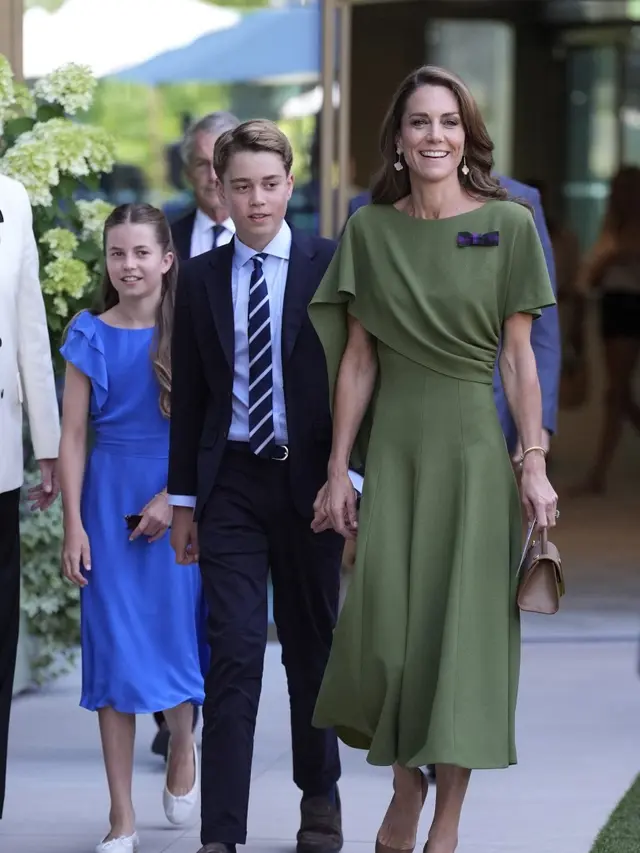 Kate Middleton dan Putri Charlotte Bak Langit dan Bumi di Wimbledon 2026, Kompak dalam Balutan Biru dan Hijau