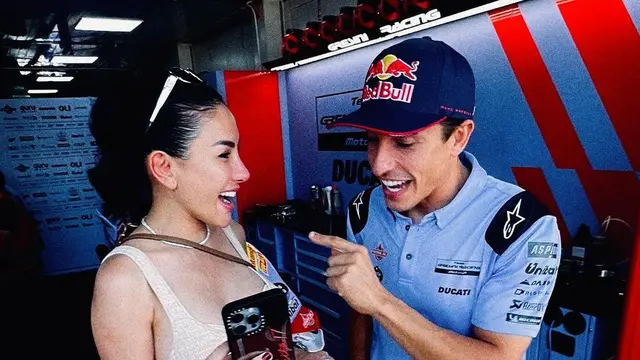 Nikita Mirzani dan Marc Marquez