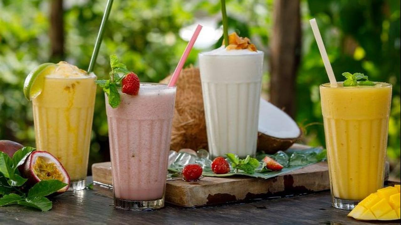 7. Konsumsi Smoothie