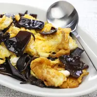 ilustrasi Jamur Kuping Orek Telur/copyright By bonchan from Shutterstock