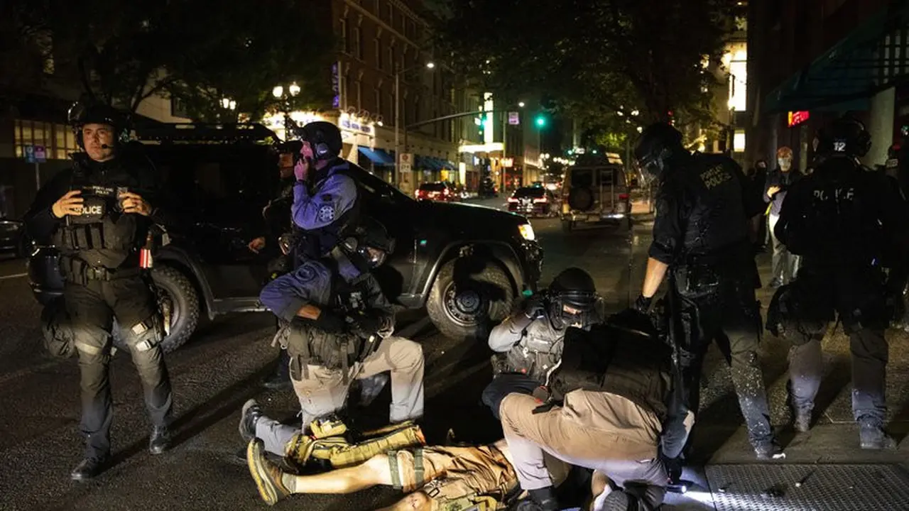 Aksi protes terjadi di Portland hingga menewaskan satu orang atas adanya insiden penembakan.