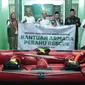 Aksi gotong royong masyarakat untuk menanggulangi daerah yang kerap terdampak musibah banjir terus dilakukan. Salah satunya oleh NU Care-LAZISNU PBNU dan PT Prudential Sharia Life Assurance (Prudential Syariah), dengan mendistribusikan bantuan Perahu Rescue beserta perlengkapannya ke Jawa Barat, Jawa Tengah, dan Jawa Timur (Istimewa)