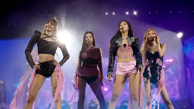 8 Gaya Keren BLACKPINK Jadi Artis K-Pop Pertama Tampil di Coachella sebagai Headliner