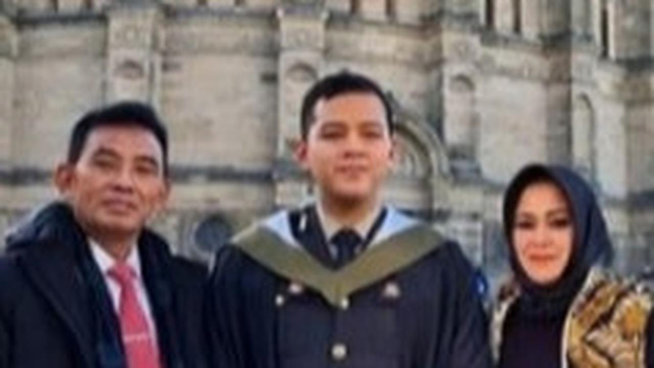Momen Iptu Hafiz Akbar Manja ke Ayah, Jenderal Eks Kasau 'Pasrah' Digelendoti Sang Putra