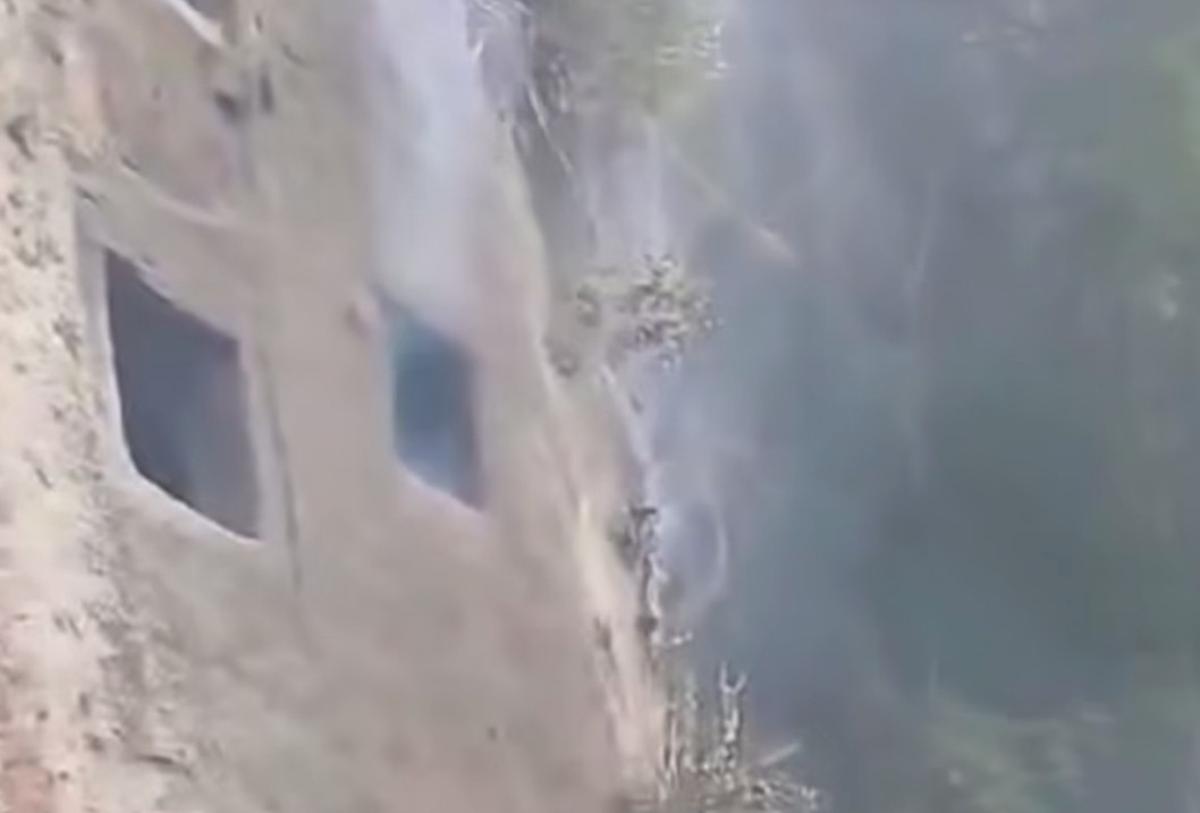 Kawasan pekuburan batu Liang Pongtimban, Kabupaten Toraja Utara, Sulawesi Selatan, yang terbakar. (Istimewa)