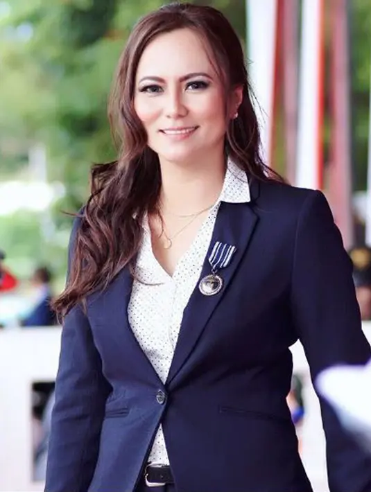 Soal eksistensi, Victorine Lengkong sudah memiliki pengikut lebih dari 250 ribu orang di Instagram. Tiap kali memposting foto, Victorine langsung dibanjiri likes dan pujian. (instagram/victorinelengkong)