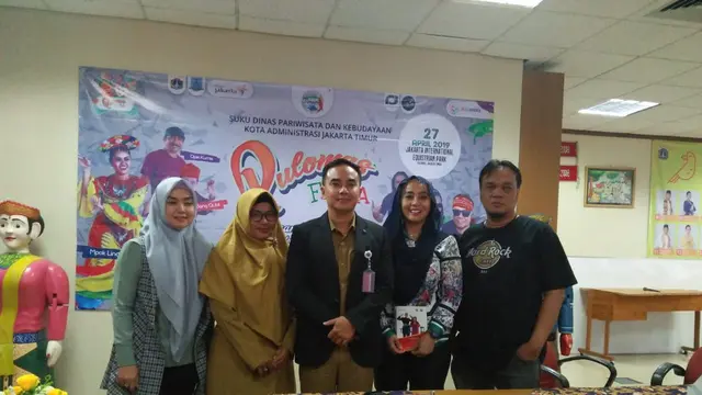 Kepala Suku Dinas Pariwisata dan Kebudayaan Jakarta Timur, Iwan Henry Wardhana saat jumpa pers di kantor Walikota Jakarta Timur, Rabu (24/4/2019).