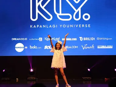 Penyanyi Clarice Cutie tampil dalam acara XYZ Day 2018 di Jakarta, Rabu (25/4). XYZ Day 2018 merupakan ajang perkenalan dari bersatunya media daring terkemuka yaitu PT Liputan Enam Dot Com dan PT KapanLagi Dot Com Networks.(Liputan6.com/Immanuel Antonius)