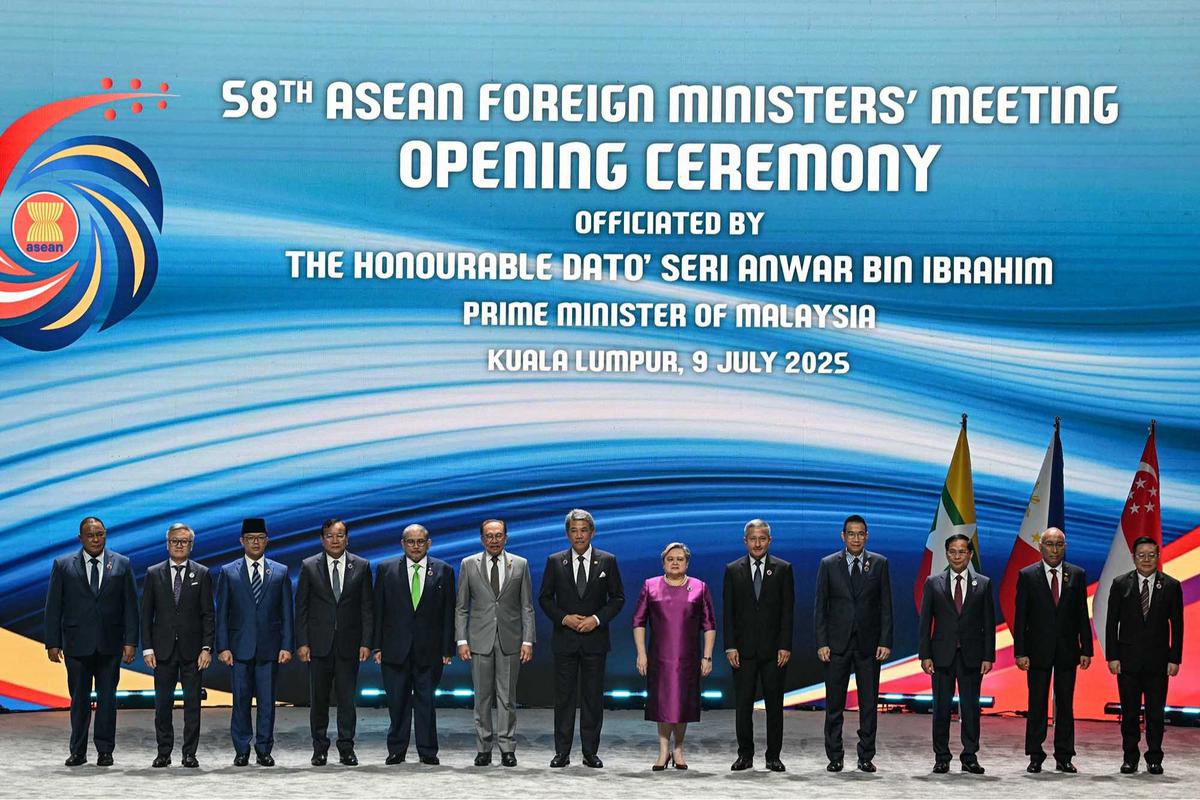 FOTO: Menlu Sugiono Hadiri Pertemuan Menlu ASEAN ke-58: Tegaskan Komitmen untuk ASEAN yang Inklusif dan Tangguh