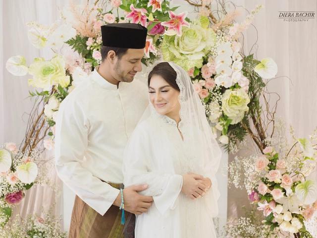 Cantiknya Suasana Outdoor Pernikahan Ammar Zoni Irish Bella News Entertainment Fimela Com