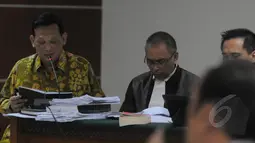 Didik Purnomo memberikan sejumlah pertanyaan kepada Djoko Susilo saat menjadi saksi sidang korupsi alat Simulator SIM di Pengadilan Tipikor,  Jakarta, Senin (23/2/2015). (Liputan6.com/Herman Zakharia)