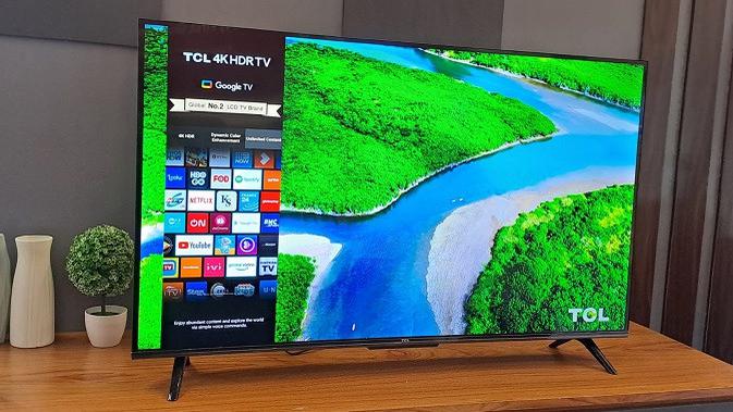 Smart TV G9 dari TCL yang baru diluncurkan dan merupakan bagian dari kerja sama dengan Vidio. (Liputan6.com/Dinda Charmelita Trias Maharani)