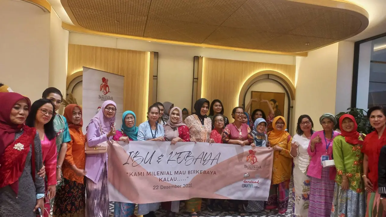Ajak Milenial Menggunakan Kebaya Sebagai Pakaian Sehari-hari