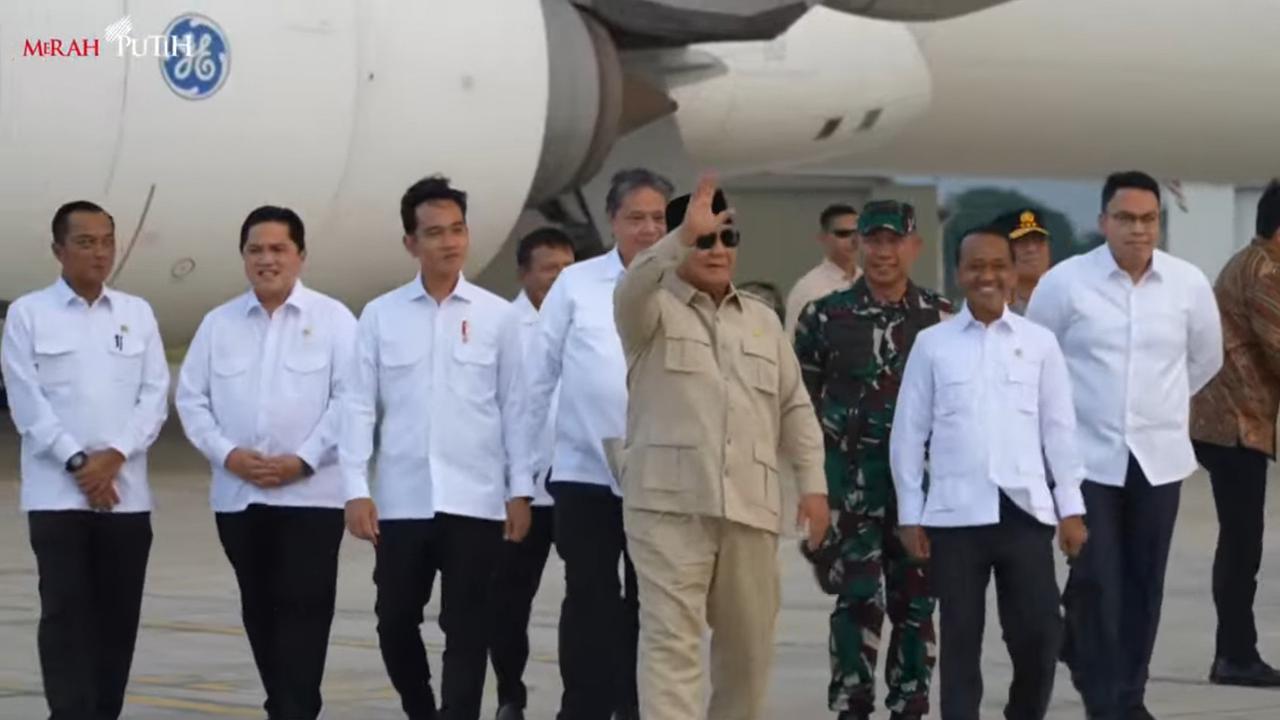 Prabowo Tiba di Indonesia Usai Kunjungan 4 Negara, Disambut Gibran dan Menteri Kabinet Merah Putih
