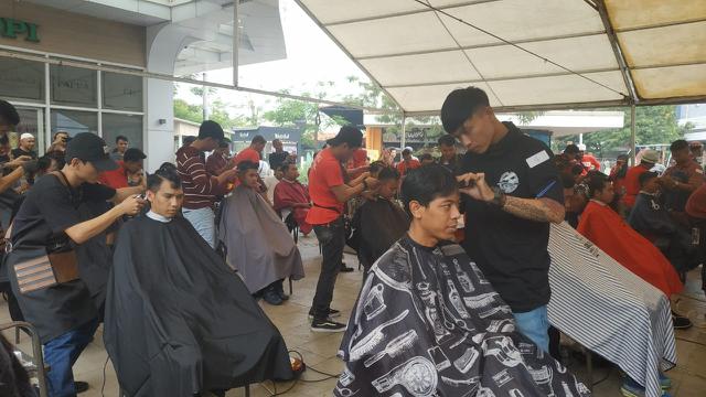 Ketika Tukang Cukur Rambut se-Jawa dan Sumatera Bertanding Keahlian