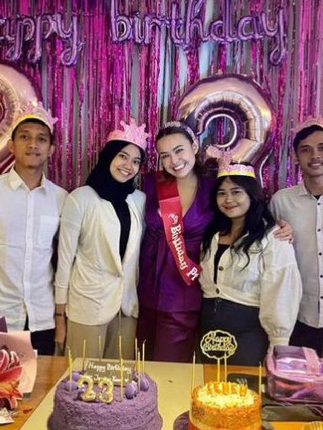 6 Potret Ulang Tahun Amanda Manopo yang ke-22 Tahun, Tenteng Tas Ditaksir Seharga Mobil