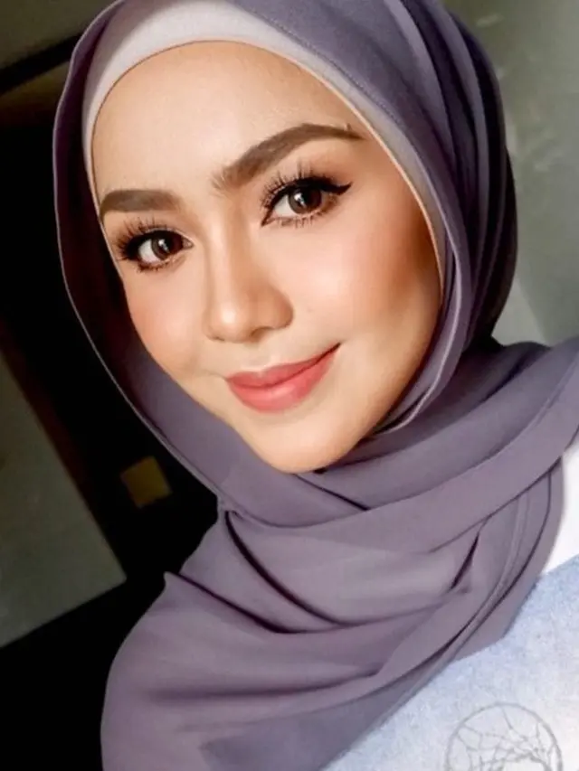Makeup Peachy yang menawan/copyright instagram.com