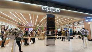 Oppo Gandaria City Dirombak Total, Kini Jadi Ruang Nongkrong Sekaligus Belanja Gadget. (Liputan6.com/ Yuslianson)