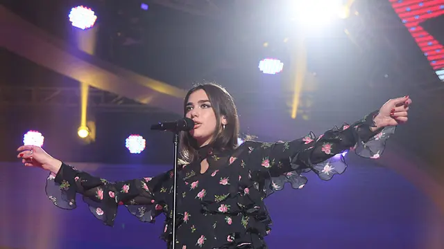 [Bintang] Dua Lipa
