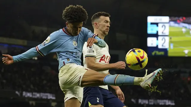 Foto: Piawai di Cabor Lain, 5 Pesepak Bola Berikut Bisa Saja Banting Setir saat Putuskan Pensiun