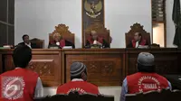 Pengadilan Negeri Jakarta Selatan menjatuhkan hukuman penjara seumur hidup kepada dua terdakwa perkara narkotika jenis ganja sejumlah 145 kilogram, Jakarta, Selasa (3/11/2015). (Liputan6.com/Yoppy Renato)