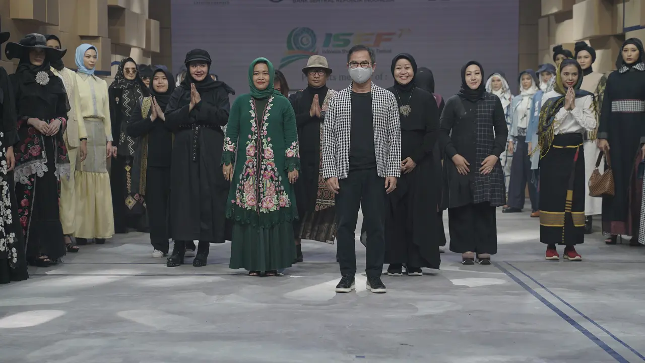 Desainer Fashion IKRA