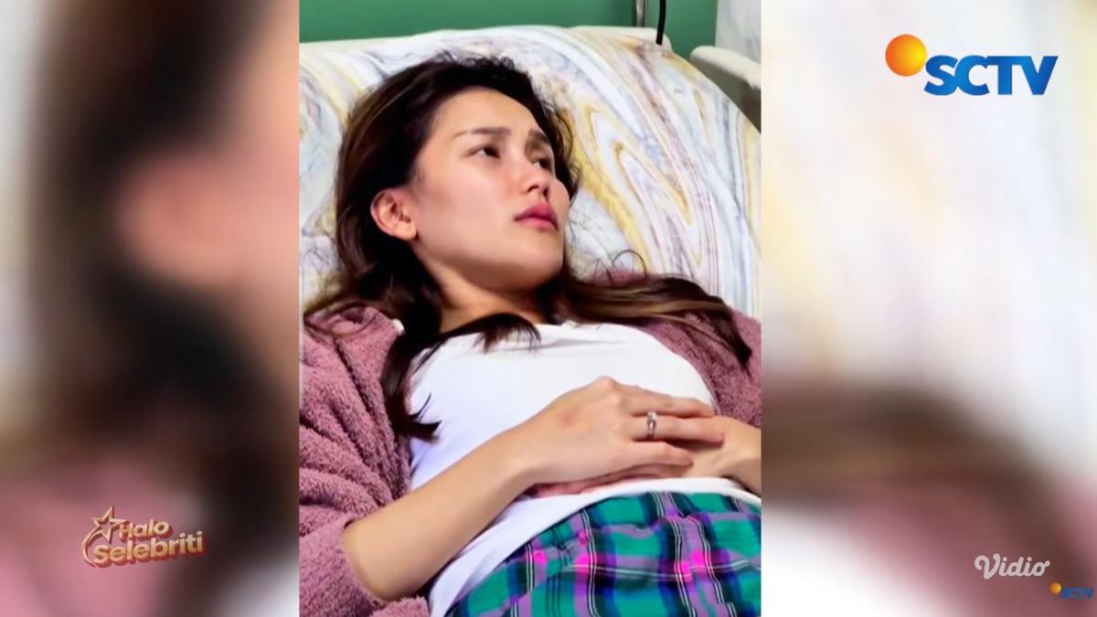 Ayu Ting Ting Dilarikan ke RS, Ivan Gunawan Duga Selama Ini Sakitnya Ditahan