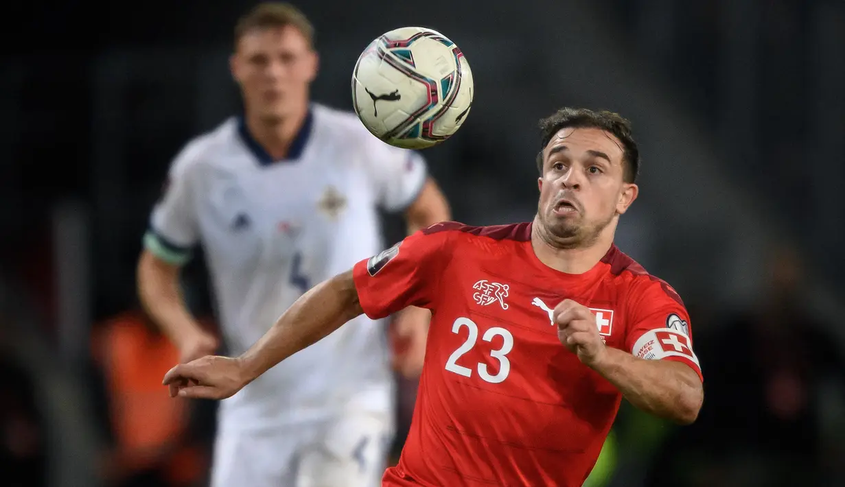 Xherdan Shaqiri tercatat telah membuat 108 penampilan bersama Timnas Swiss sejak debutnya pada tahun 2010. Dalam perjalanan kariernya, ia pernah membela Bayern Munchen dan Liverpool. Kini, pria 31 tahun itu bermain untuk klub MLS Amerika, Chicago Fire. (AFP/Fabrice Coffrini)