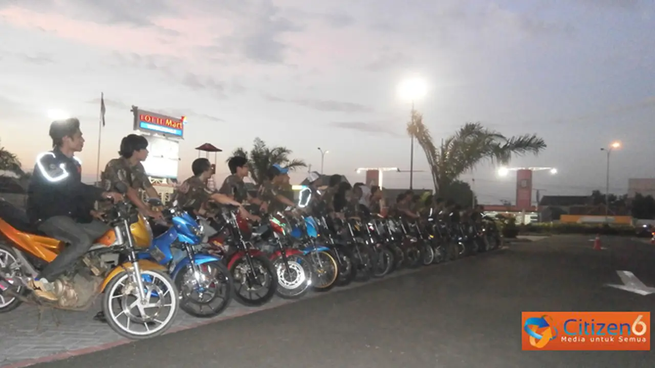 220311a-biker.jpg