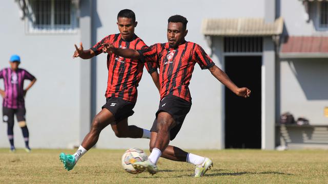 Flabio Soares dan Samuel Balinsa