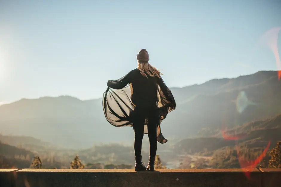 Cewek merdeka tak perlu takut jadi yang pertama ungkapkan cinta. (Foto: pexels)