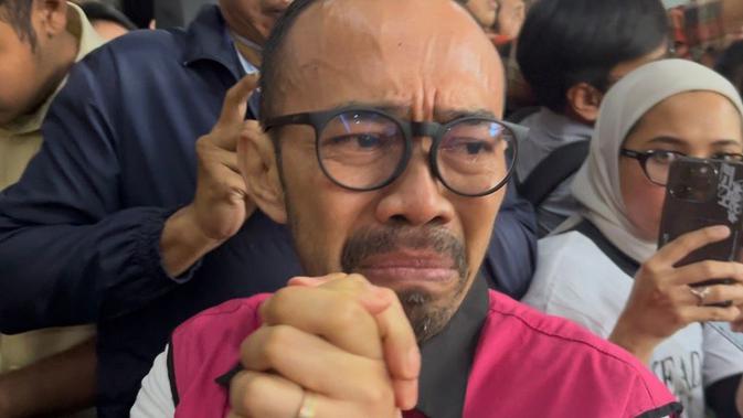 Wajah Haru Riva Siahaan Lihat Pendukung Padati Pengadilan Tipikor Jakarta Jelang Sidang Vonis