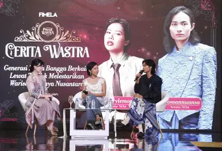 Berikut cerita Roman Nuansa dan Mba Tumbas konsisten bikin konten wastra di TikTok