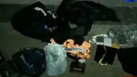Segmen 1: Penemuan Tas Mencurigakan hingga Plafon Bandara Ambruk