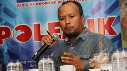 Pengurus Harian YLKI, Tulus Abadi saat menjadi pembicara dalam diskusi bertajuk 'Mau Sehat kok Repot' di kawasan Cikini, Jakarta, Sabtu (21/3/2015). (Liputan6.com/Helmi Afandi) 